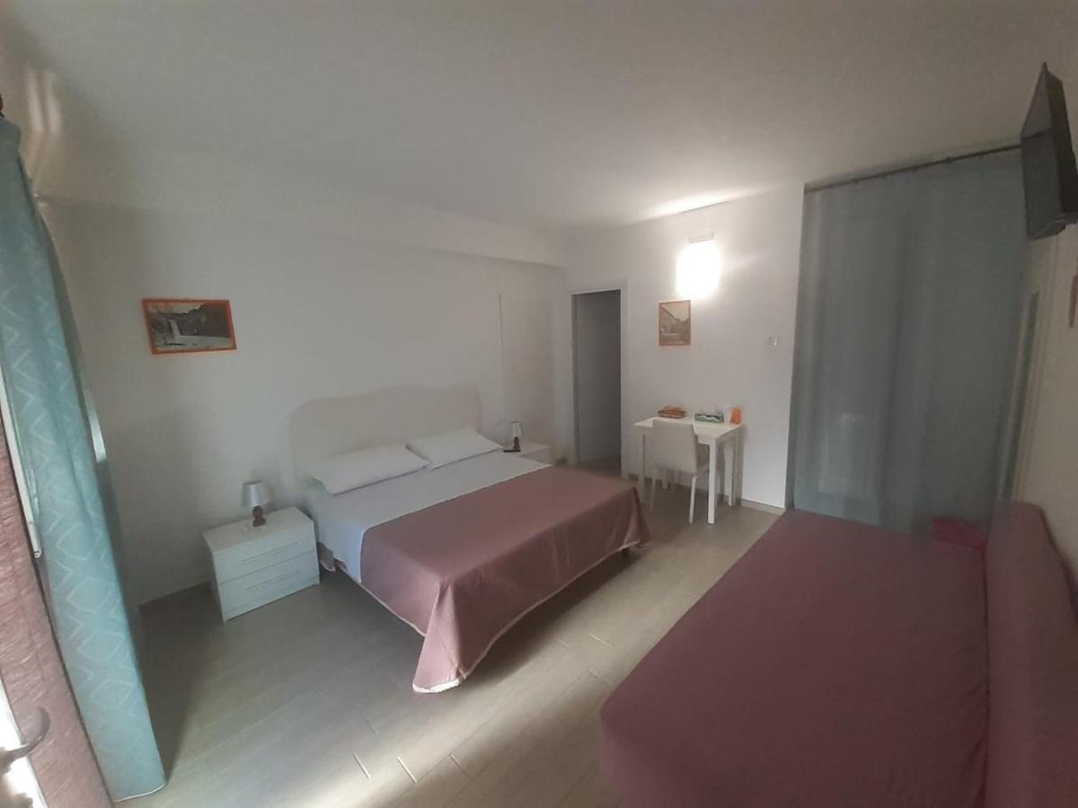 B&B Porta Romana Amelia Ngoại thất bức ảnh